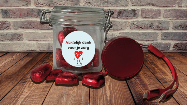 Weckpot met chocolade Hartjes en oplaadkabel