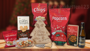 Kaas kerstpakket met kerstboom serveerplank, kaas en borrelhapjes