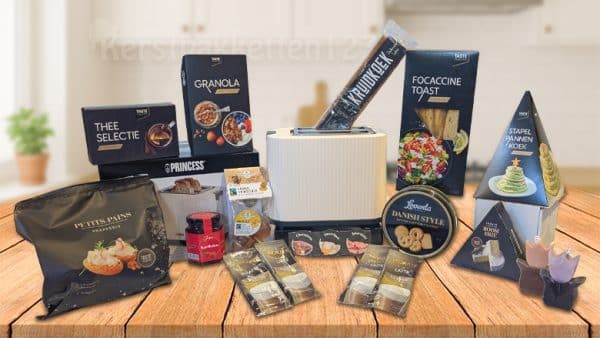 Luxe kerstontbijtpakket met broodrooster, ontbijtproducten en kaarsen