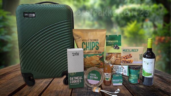Groen duurzaam kerstpakket met trolley, snacks, wijn en groene verpakking