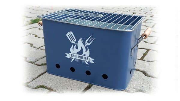 Blauwe BBQ grillmaster van Happz met eigen design logo