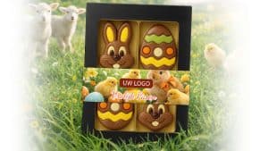 Chocolade paasfiguren 4-pack in groen en geel doosje met gepersonaliseerde wikkel en chocolade paasfiguurtjes