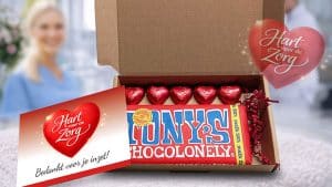 Dag van de Zorg brievenbuspakket met Tony Chocolonely en chocolade hartjes