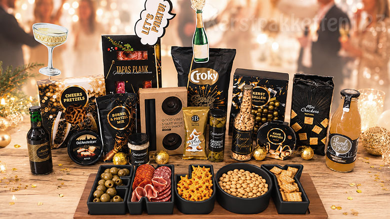 Kerstpakket Enjoy the Party met tapas, party snacks, serveerset en wijn
