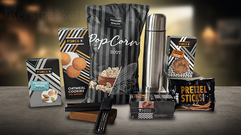 Stoer kerstpakket met thermosfles, gereedschapsset en energierijke snacks